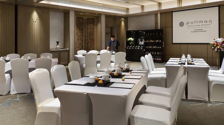 Pullman Resort Xishuangbanna Meeting