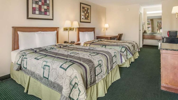 Rodeway Inn and Suites East Dublin Room
