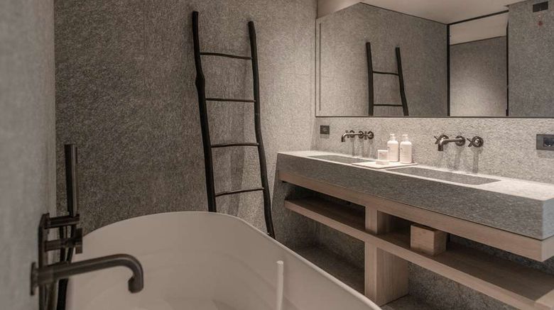 <b>Casa di Langa Room</b>. Images powered by <a href="https://iceportal.shijigroup.com/" title="IcePortal" target="_blank">IcePortal</a>.