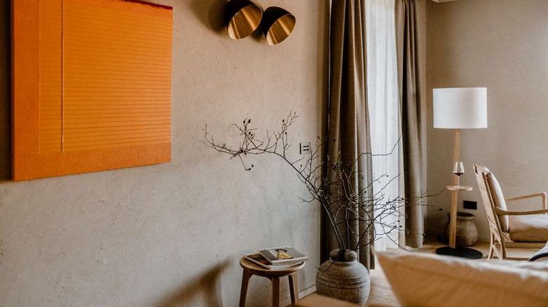 <b>Casa di Langa Room</b>. Images powered by <a href="https://iceportal.shijigroup.com/" title="IcePortal" target="_blank">IcePortal</a>.