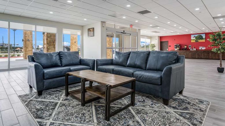 <b>Red Lion Inn & Suites Katy Lobby</b>. Images powered by <a href="https://iceportal.shijigroup.com/" title="IcePortal" target="_blank">IcePortal</a>.