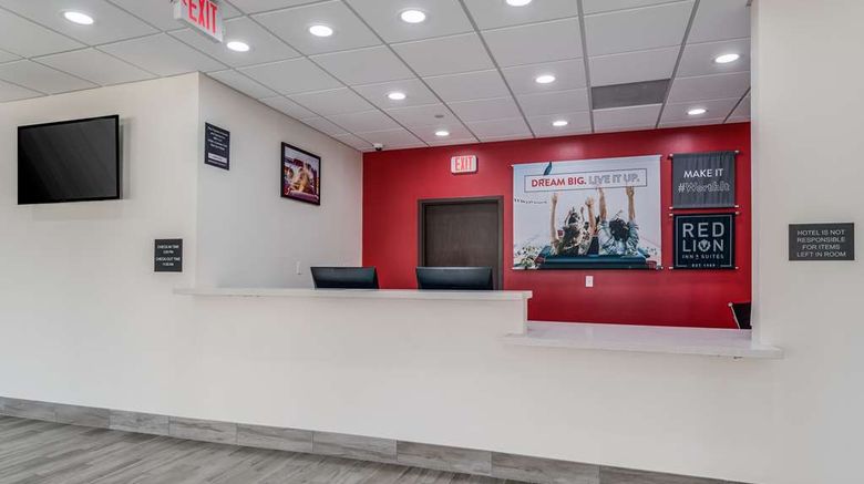 <b>Red Lion Inn & Suites Katy Lobby</b>. Images powered by <a href="https://iceportal.shijigroup.com/" title="IcePortal" target="_blank">IcePortal</a>.