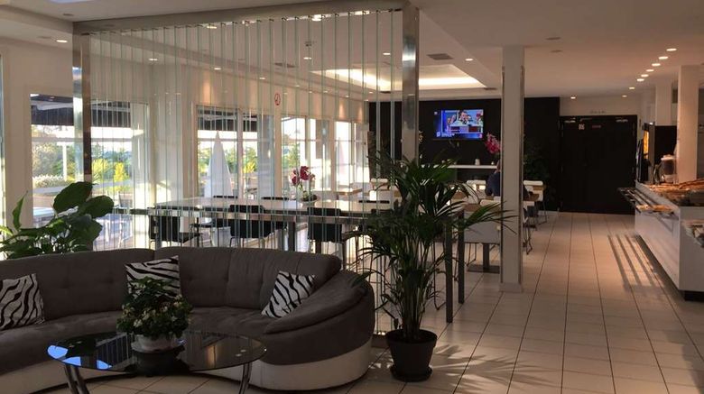 <b>Hotel Gardenia Yvrac Restaurant</b>. Images powered by <a href="https://iceportal.shijigroup.com/" title="IcePortal" target="_blank">IcePortal</a>.