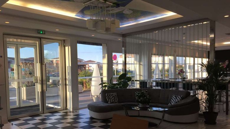 <b>Hotel Gardenia Yvrac Restaurant</b>. Images powered by <a href="https://iceportal.shijigroup.com/" title="IcePortal" target="_blank">IcePortal</a>.