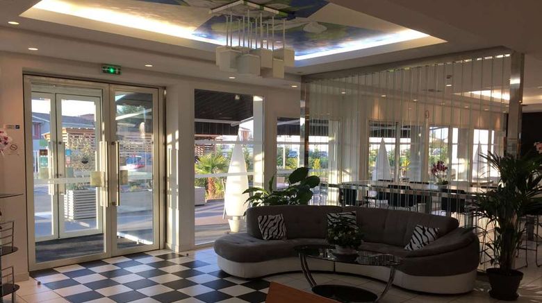 <b>Hotel Gardenia Yvrac Lobby</b>. Images powered by <a href="https://iceportal.shijigroup.com/" title="IcePortal" target="_blank">IcePortal</a>.
