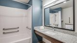 WoodSpring Suites Novi Farmington Room