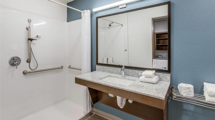 WoodSpring Suites Novi Farmington Room