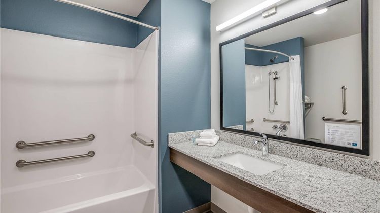 WoodSpring Suites Novi Farmington Room