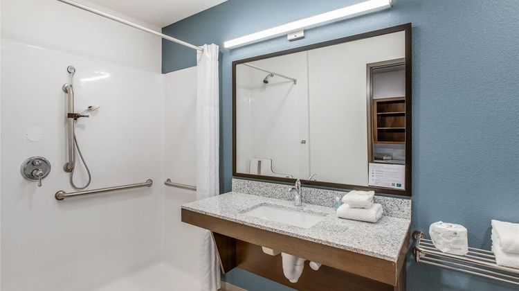 WoodSpring Suites Novi Farmington Room