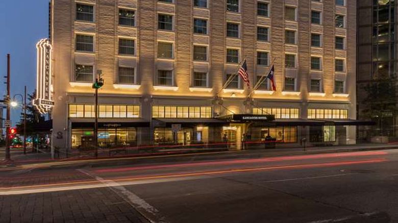 <b>Lancaster Hotel Exterior</b>. Images powered by <a href="https://iceportal.shijigroup.com/" title="IcePortal" target="_blank">IcePortal</a>.