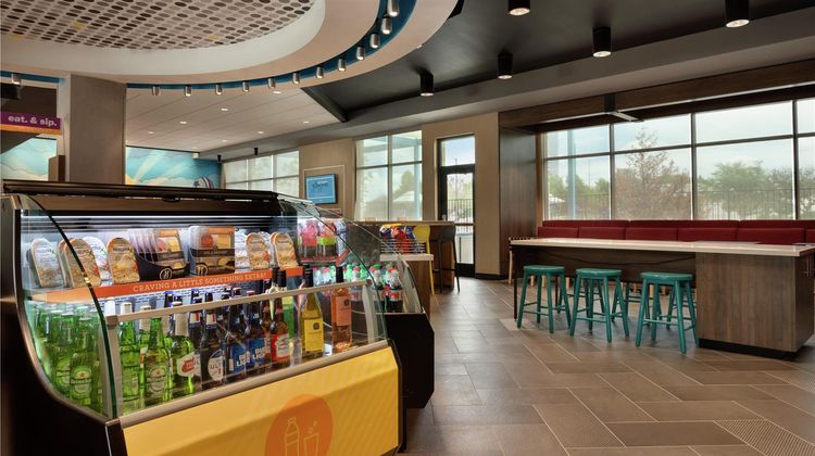 Tru by Hilton Frisco Dallas Lobby