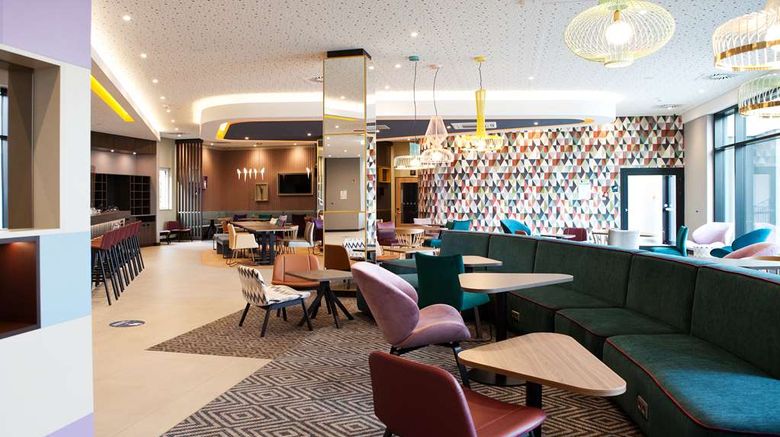 <b>Hampton by Hilton Munich Airport South Restaurant</b>. Images powered by <a href="https://iceportal.shijigroup.com/" title="IcePortal" target="_blank">IcePortal</a>.