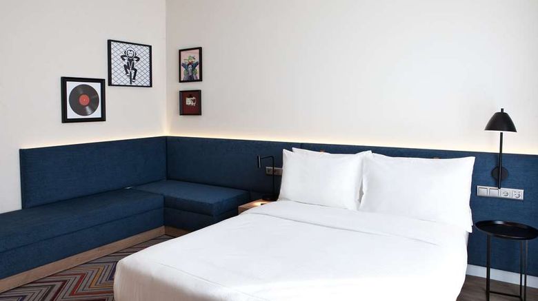 <b>Hampton by Hilton Munich Airport South Room</b>. Images powered by <a href="https://iceportal.shijigroup.com/" title="IcePortal" target="_blank">IcePortal</a>.