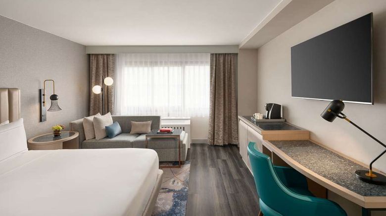<b>DoubleTree by Hilton SFO S Airport Blvd Room</b>. Images powered by <a href="https://iceportal.shijigroup.com/" title="IcePortal" target="_blank">IcePortal</a>.