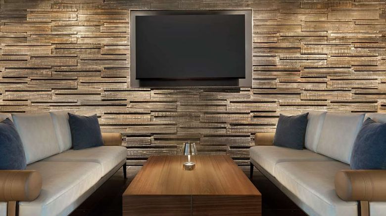 <b>DoubleTree by Hilton SFO S Airport Blvd Restaurant</b>. Images powered by <a href="https://iceportal.shijigroup.com/" title="IcePortal" target="_blank">IcePortal</a>.