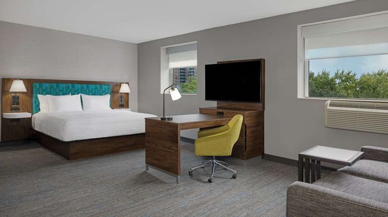 <b>Hampton Inn & Suites by Hilton Downtown Room</b>. Images powered by <a href="https://iceportal.shijigroup.com/" title="IcePortal" target="_blank">IcePortal</a>.