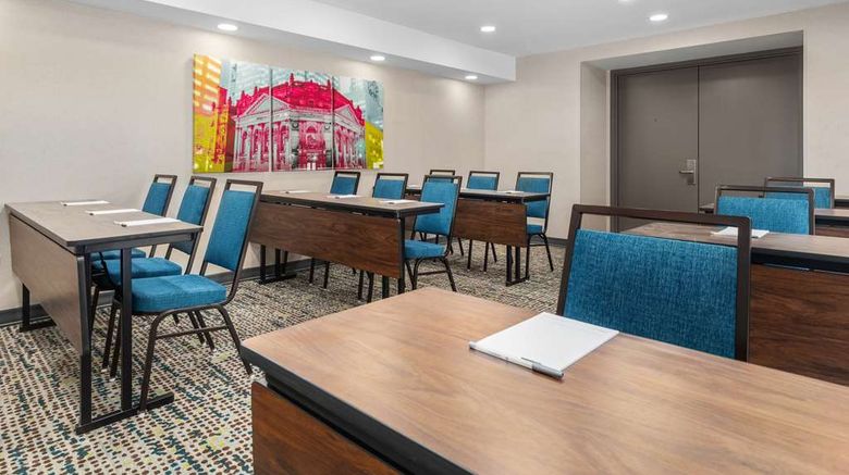 <b>Hampton Inn & Suites by Hilton Downtown Meeting</b>. Images powered by <a href="https://iceportal.shijigroup.com/" title="IcePortal" target="_blank">IcePortal</a>.
