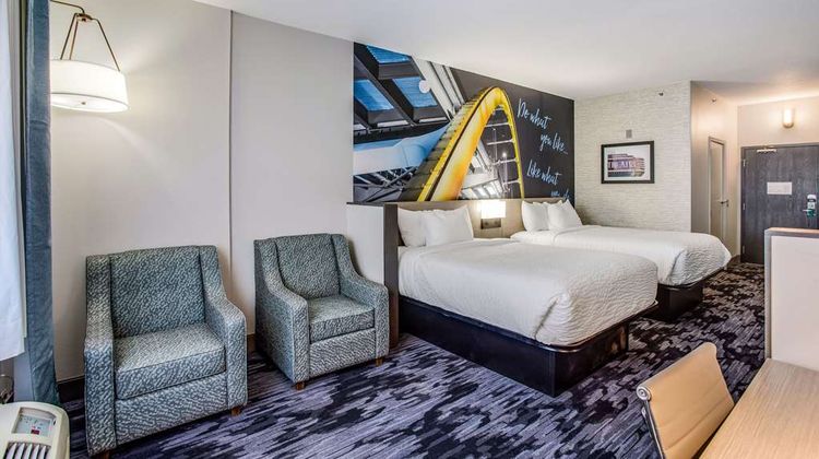 Clarion Pointe Hotel Suite