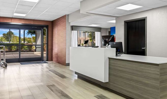 Clarion Pointe Hotel Lobby