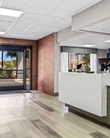 Clarion Pointe Hotel