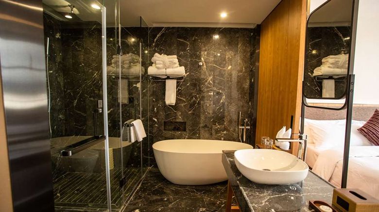 <b>Ramada by Wyndham Diqing Room</b>. Images powered by <a href="https://iceportal.shijigroup.com/" title="IcePortal" target="_blank">IcePortal</a>.