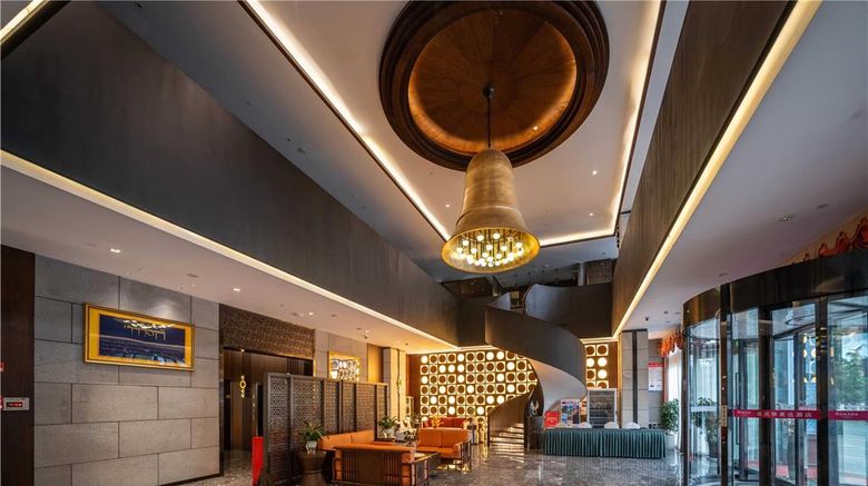 <b>Ramada by Wyndham Diqing Lobby</b>. Images powered by <a href="https://iceportal.shijigroup.com/" title="IcePortal" target="_blank">IcePortal</a>.