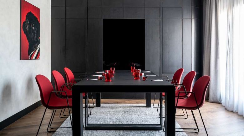 <b>Radisson Red Madrid Meeting</b>. Images powered by <a href="https://iceportal.shijigroup.com/" title="IcePortal" target="_blank">IcePortal</a>.