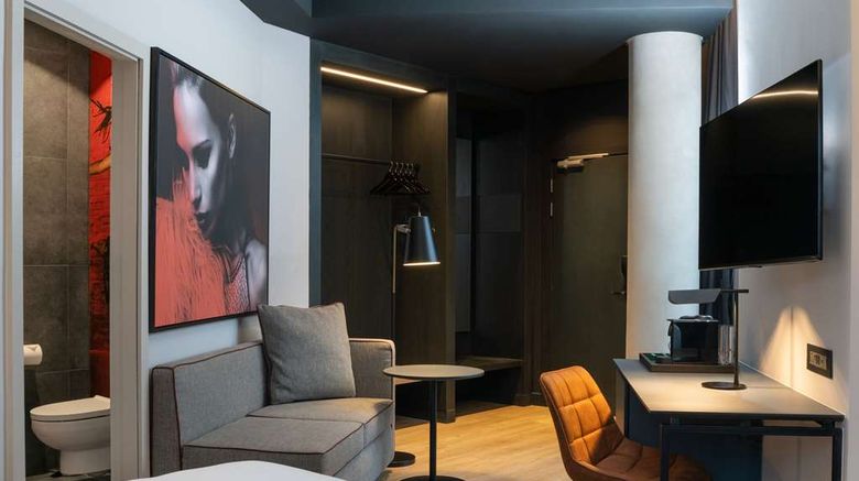 <b>Radisson RED Johannesburg Rosebank Room</b>. Images powered by <a href="https://iceportal.shijigroup.com/" title="IcePortal" target="_blank">IcePortal</a>.