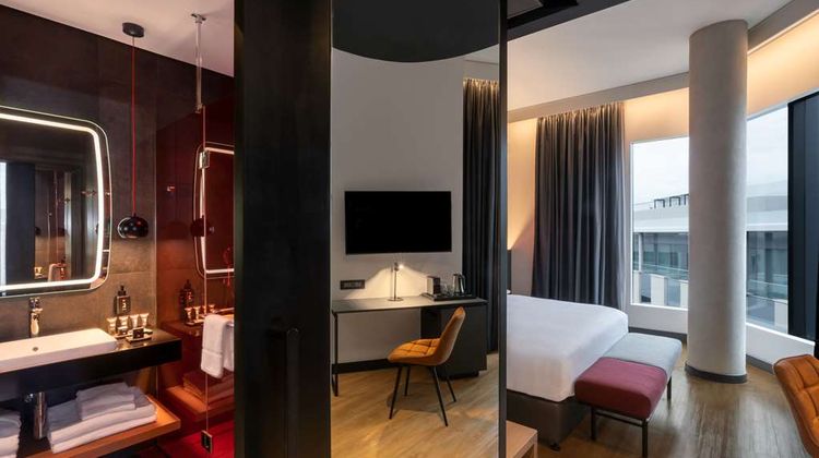 Radisson RED Johannesburg Rosebank Suite