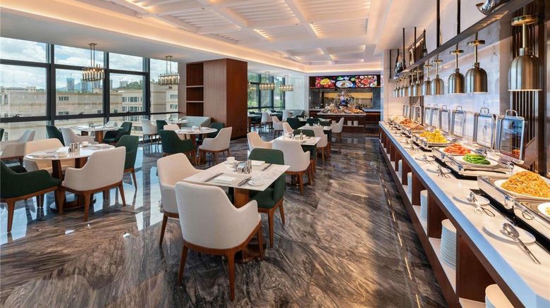 <b>Mercure Shenzhen Pinghu Restaurant</b>. Images powered by <a href="https://iceportal.shijigroup.com/" title="IcePortal" target="_blank">IcePortal</a>.