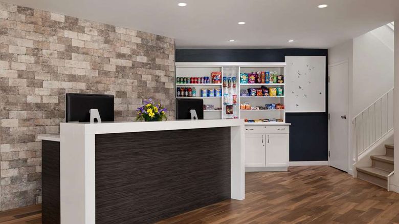 <b>Days Inn by Wyndham Sarnia Harbourfront Lobby</b>. Images powered by <a href="https://iceportal.shijigroup.com/" title="IcePortal" target="_blank">IcePortal</a>.