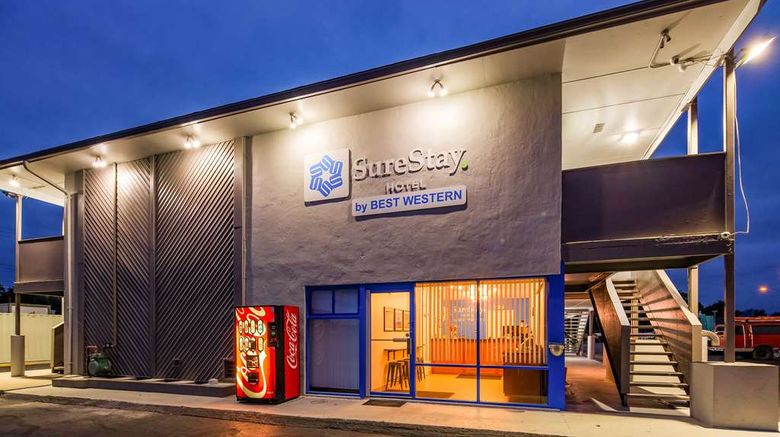 <b>SureStay by Best Western Findlay Exterior</b>. Images powered by <a href="https://iceportal.shijigroup.com/" title="IcePortal" target="_blank">IcePortal</a>.