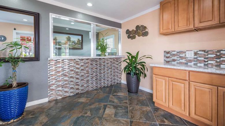 <b>Rodeway Inn Modesto near Downtown Lobby</b>. Images powered by <a href="https://iceportal.shijigroup.com/" title="IcePortal" target="_blank">IcePortal</a>.