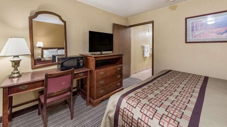 Rodeway Inn Columbus/West Room