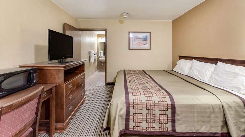 <b>Rodeway Inn Columbus/West Room</b>. Images powered by <a href="https://iceportal.shijigroup.com/" title="IcePortal" target="_blank">IcePortal</a>.