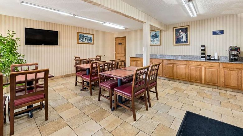 <b>Rodeway Inn Columbus/West Restaurant</b>. Images powered by <a href="https://iceportal.shijigroup.com/" title="IcePortal" target="_blank">IcePortal</a>.