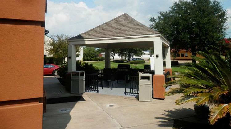 Sonesta Simply Suites NASA Clear Lake Exterior
