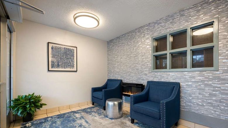 <b>Sonesta Simply Suites Research Park Lobby</b>. Images powered by <a href="https://iceportal.shijigroup.com/" title="IcePortal" target="_blank">IcePortal</a>.