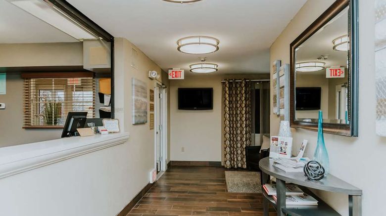 <b>Sonesta Simply Suites Minneapolis Richfield Lobby</b>. Images powered by <a href="https://iceportal.shijigroup.com/" title="IcePortal" target="_blank">IcePortal</a>.