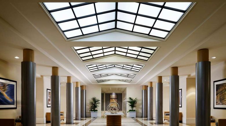 <b>Sonesta Redondo Beach and Marina Lobby</b>. Images powered by <a href="https://iceportal.shijigroup.com/" title="IcePortal" target="_blank">IcePortal</a>.