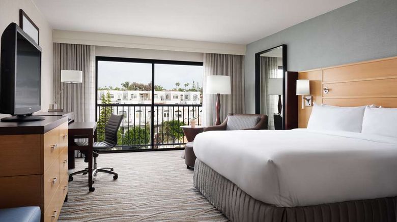 <b>Sonesta Redondo Beach and Marina Room</b>. Images powered by <a href="https://iceportal.shijigroup.com/" title="IcePortal" target="_blank">IcePortal</a>.