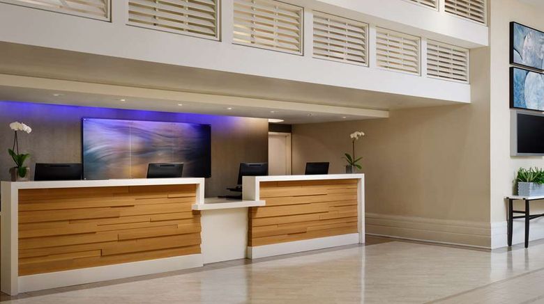 <b>Sonesta Redondo Beach and Marina Lobby</b>. Images powered by <a href="https://iceportal.shijigroup.com/" title="IcePortal" target="_blank">IcePortal</a>.