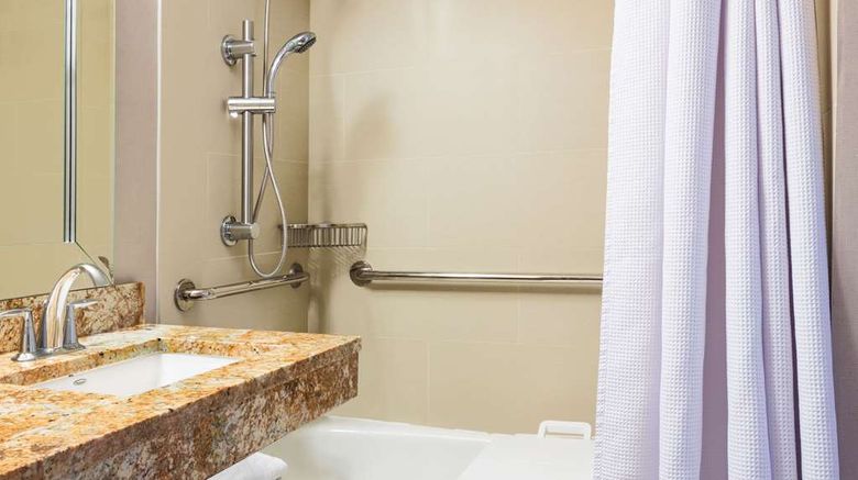 <b>Sonesta Miami Airport Room</b>. Images powered by <a href="https://iceportal.shijigroup.com/" title="IcePortal" target="_blank">IcePortal</a>.