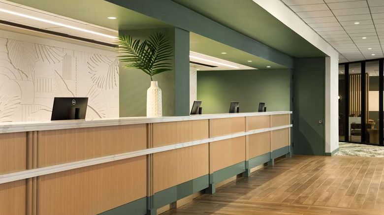 <b>Sonesta Los Angeles Airport LAX Lobby</b>. Images powered by <a href="https://iceportal.shijigroup.com/" title="IcePortal" target="_blank">IcePortal</a>.
