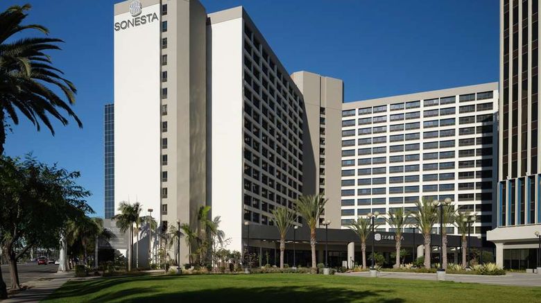 <b>Sonesta Los Angeles Airport LAX Exterior</b>. Images powered by <a href="https://iceportal.shijigroup.com/" title="IcePortal" target="_blank">IcePortal</a>.