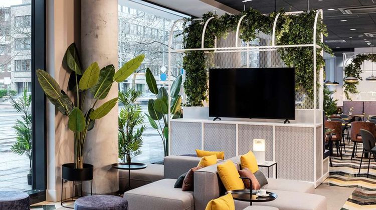 NH Hannover Hotel Lobby