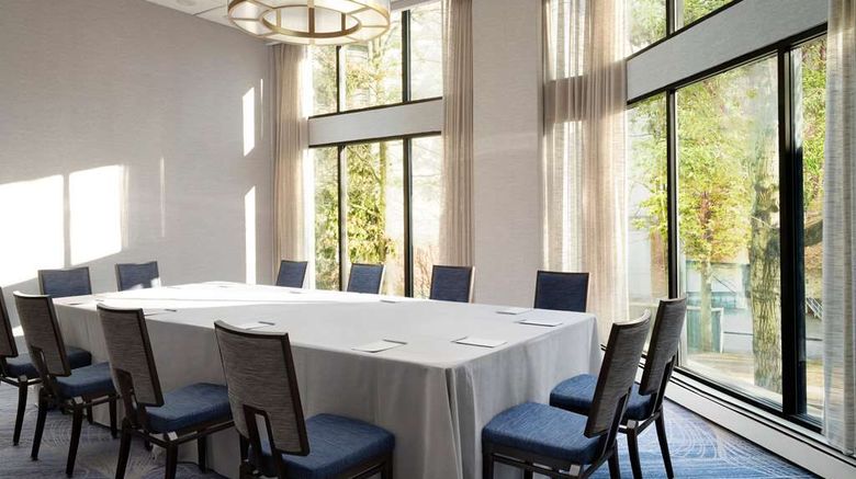 <b>Sonesta White Plains Downtown Meeting</b>. Images powered by <a href="https://iceportal.shijigroup.com/" title="IcePortal" target="_blank">IcePortal</a>.
