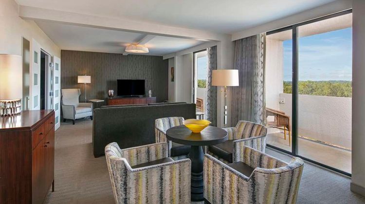 Sonesta Charlotte Lower South End Suite