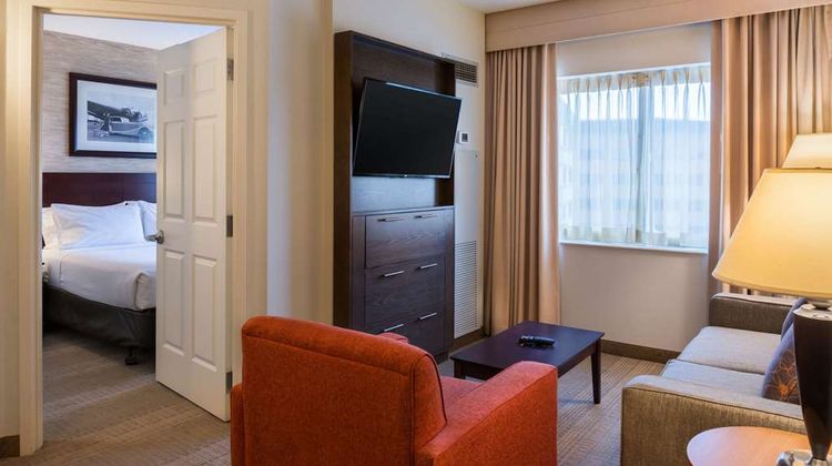 Sonesta Chicago O'Hare Airport Rosemont Suite