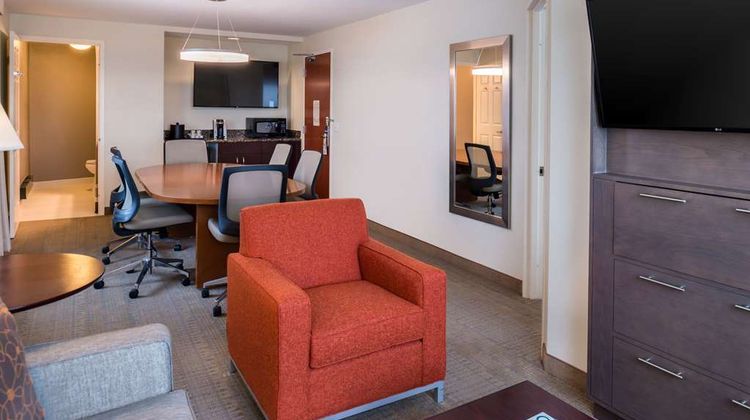Sonesta Chicago O'Hare Airport Rosemont Suite